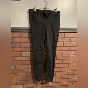 American Eagle next level low rise jegging | onyx black | 8 long | LIKE NEW